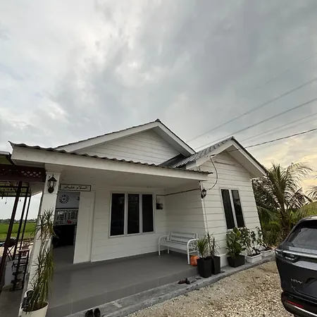 Idaman Cottage Sekinchan Tanjung Karang Exterior photo
